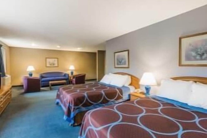 Room 15 of 32