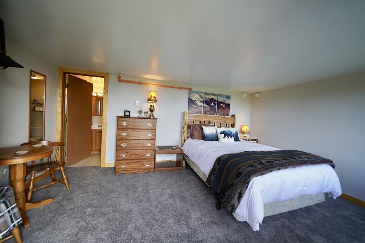 Room 14 of 18