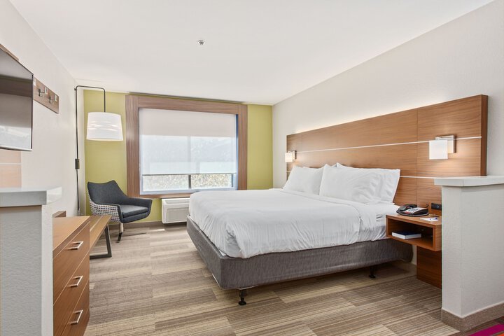 Holiday Inn Express Hotel and Suites West Valley by IHG