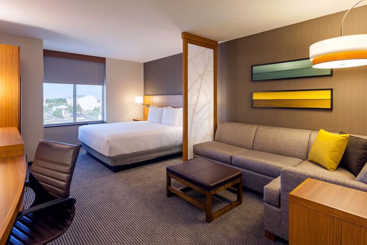 Room 16 of 36