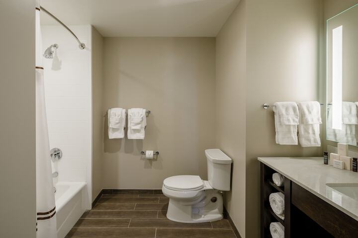Room 32 of 43