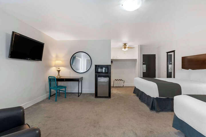 Room 19 of 46