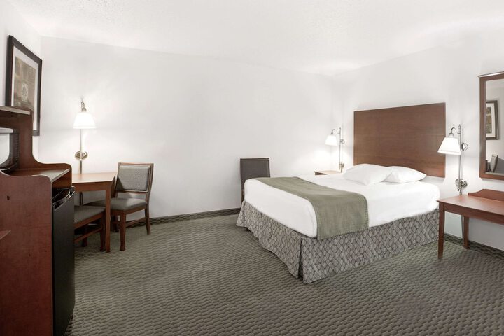 Room 12 of 14