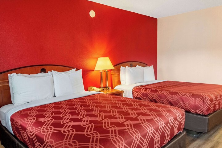 Econo Lodge Inn & Suites Madras