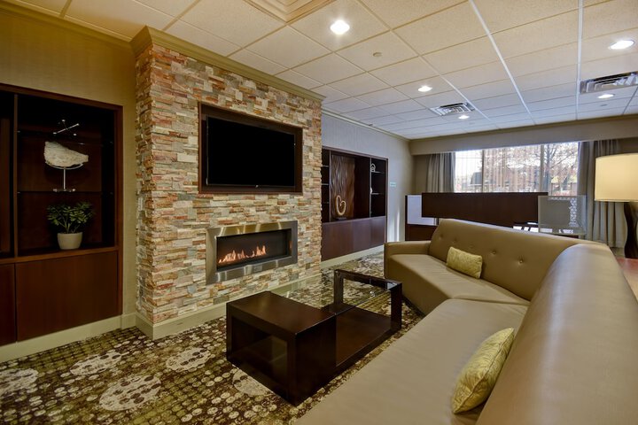 Holiday Inn Cincinnati-Riverfront by IHG