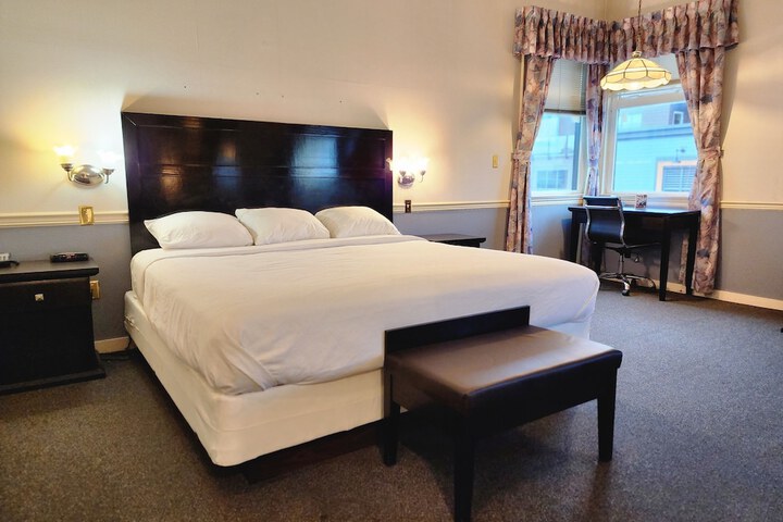 Room 17 of 42