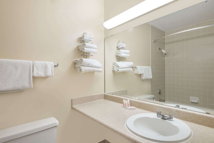 Ramada by Wyndham Watertown / Thousand Islands NY