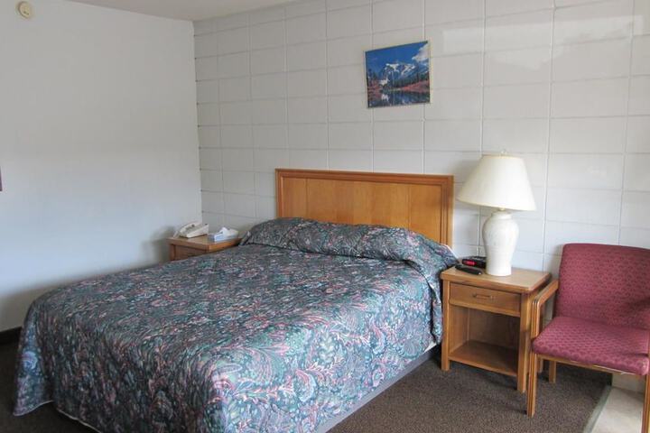 Camelot Court Motel
