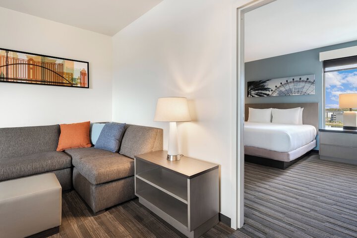 Room 8 of 37