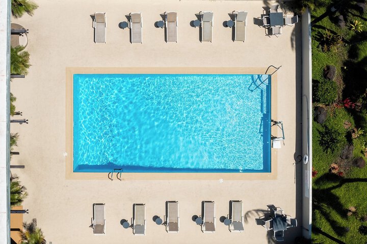 Pool 41 of 128