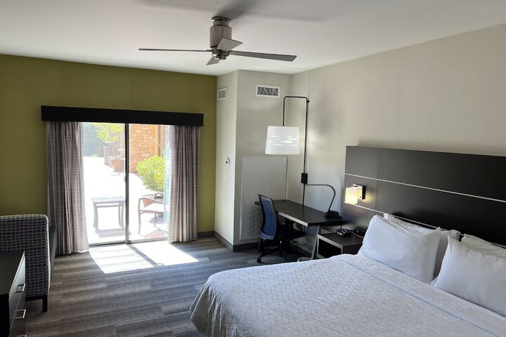 Room 41 of 78