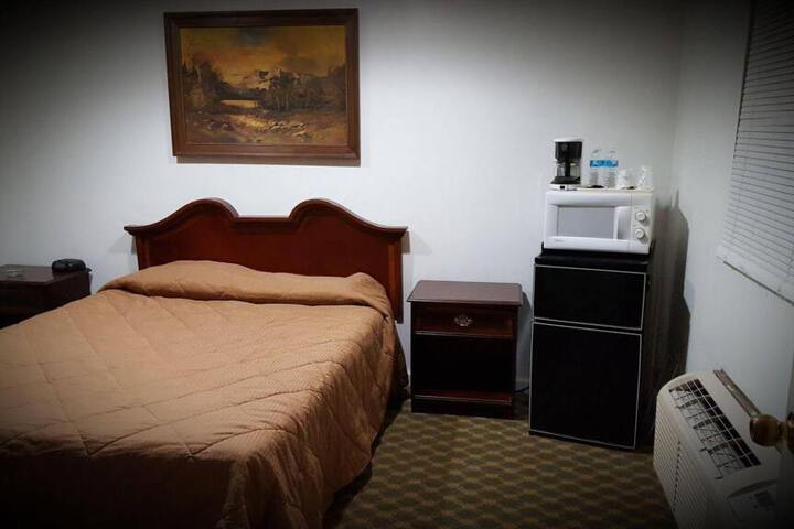 HUNTINGDON INN