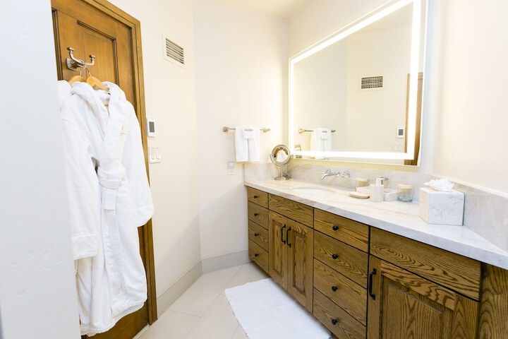 Room 306 of 500