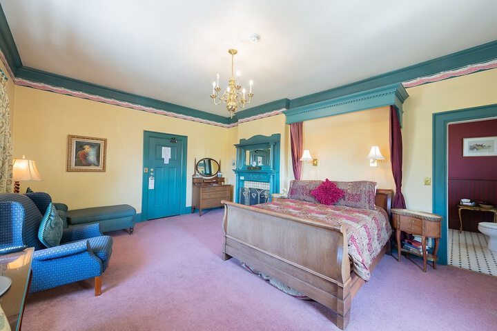 Room 8 of 63