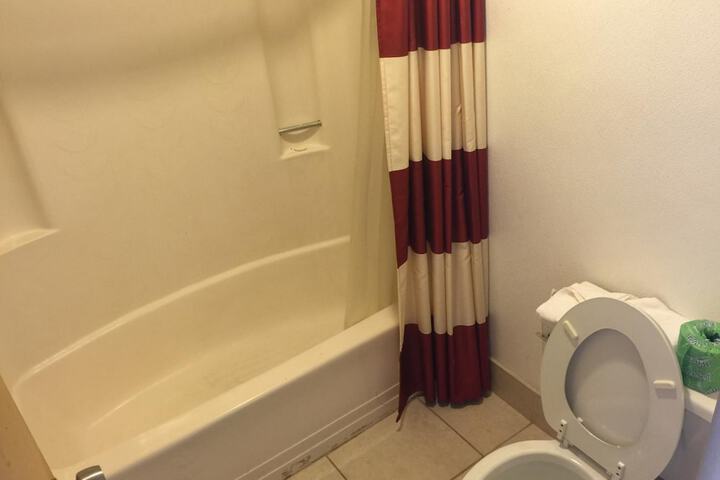 Room 12 of 39