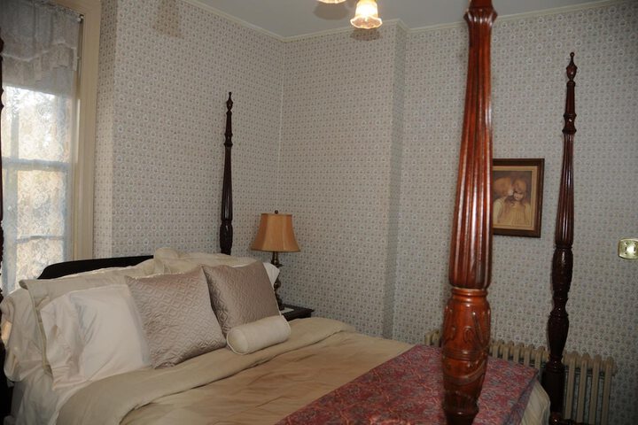 Room 32 of 47