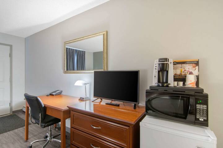 Room 10 of 19