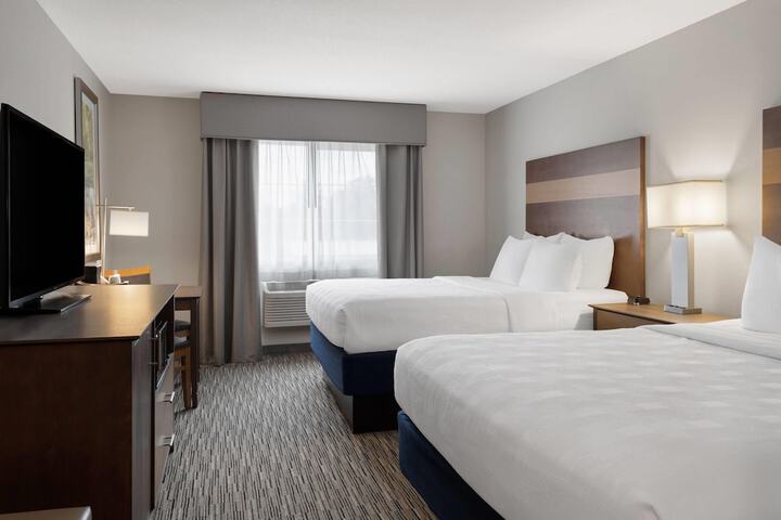 Little Crow Hotel & Conference Trademark by Wyndham