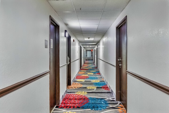 Ballroom/Hall 26 of 26