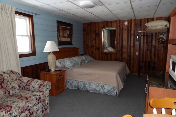 Room 16 of 44