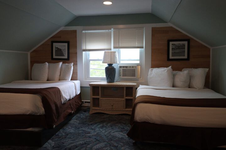 Room 47 of 83