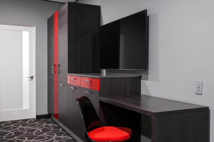 Room 8 of 20