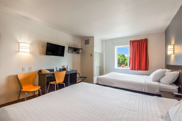 Room 27 of 28