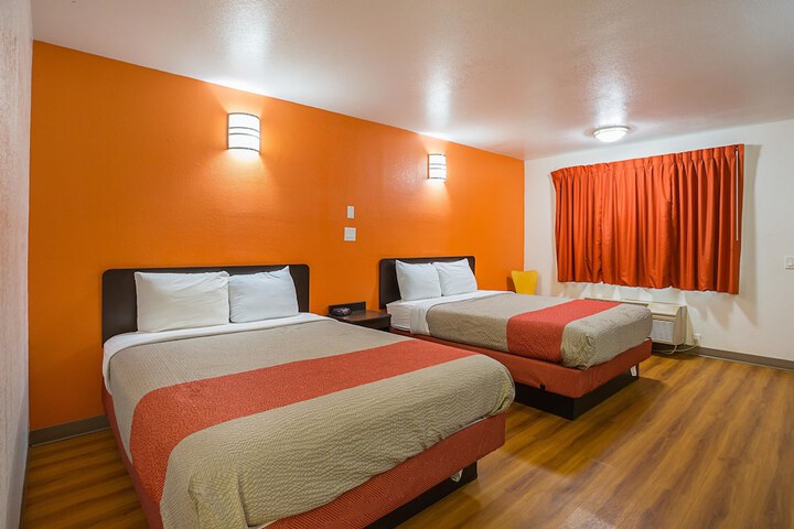 Room 22 of 35