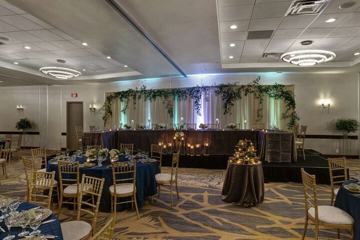 Embassy Suites by Hilton Milwaukee Brookfield