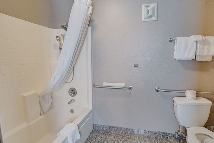 The Ashley Inn & Suites