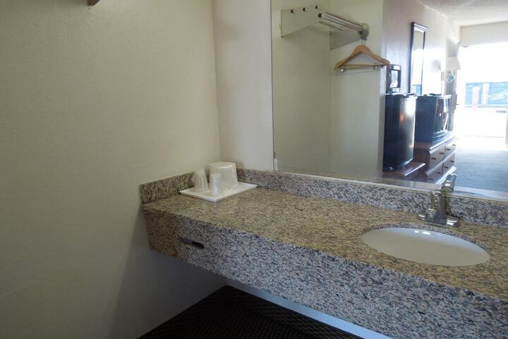 Room 17 of 26