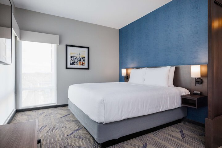 Room 34 of 92