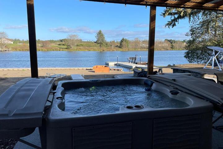 Gearhart Lakefront Vacation Rental