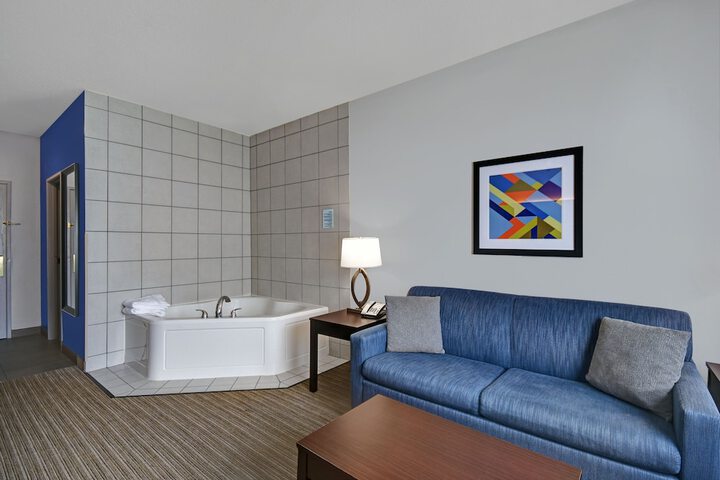 Room 25 of 46
