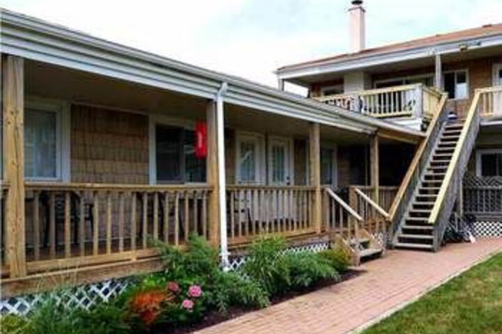 Jamesport Bay Suites