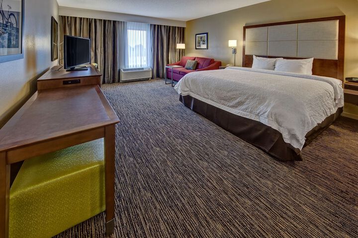 Hampton Inn by Hilton Dunn