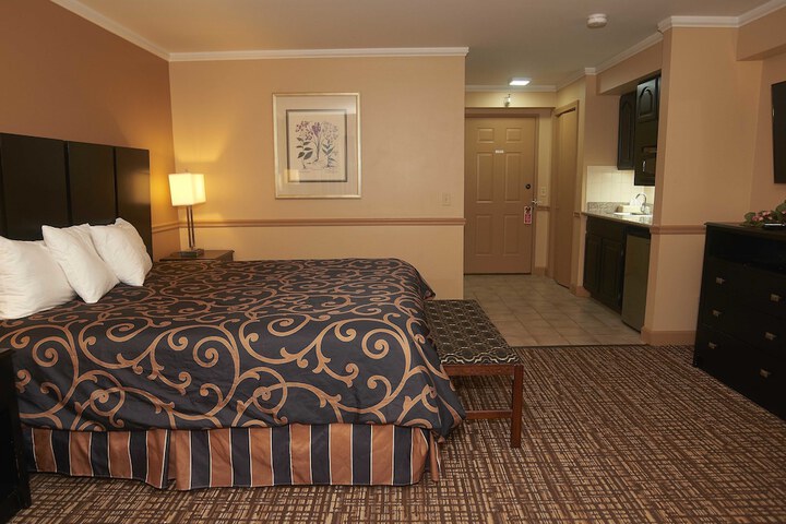 Room 35 of 60