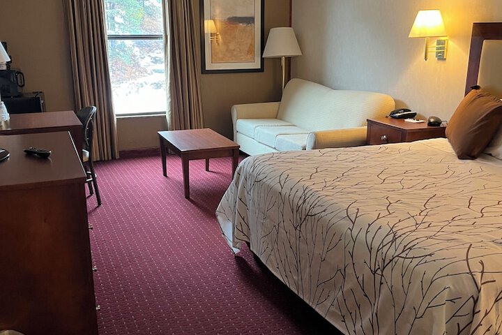 Room 32 of 60