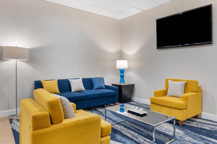 Comfort Inn & Suites Danbury-Bethel