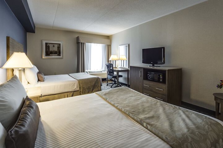 Monte Carlo Inn Oakville Suites