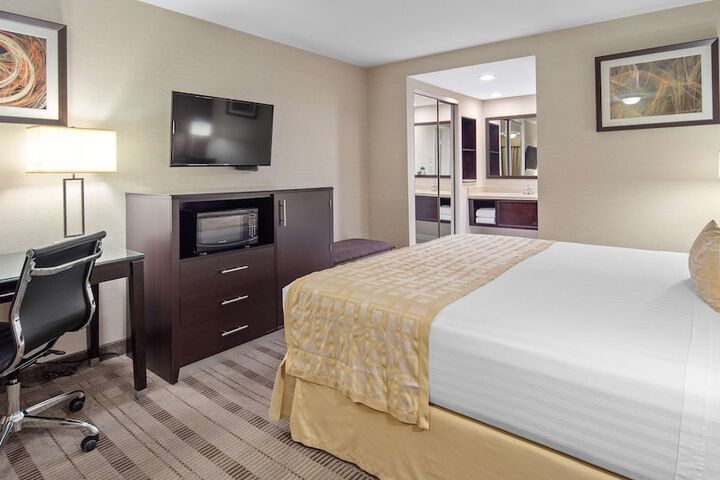 Room 12 of 30