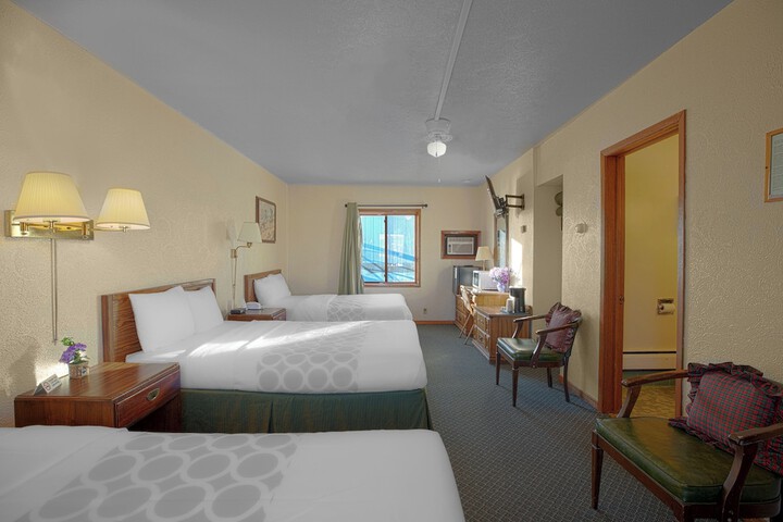 Room 17 of 48