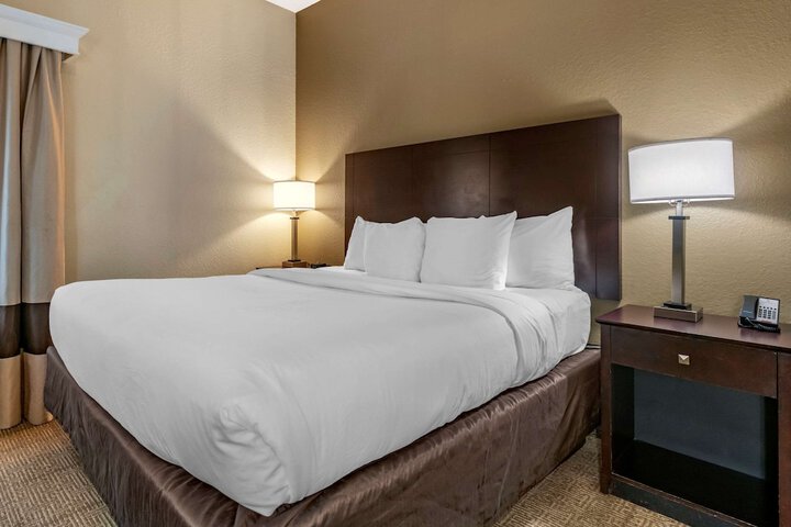 Room 35 of 53