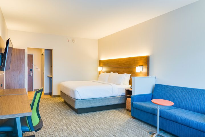 Room 12 of 43