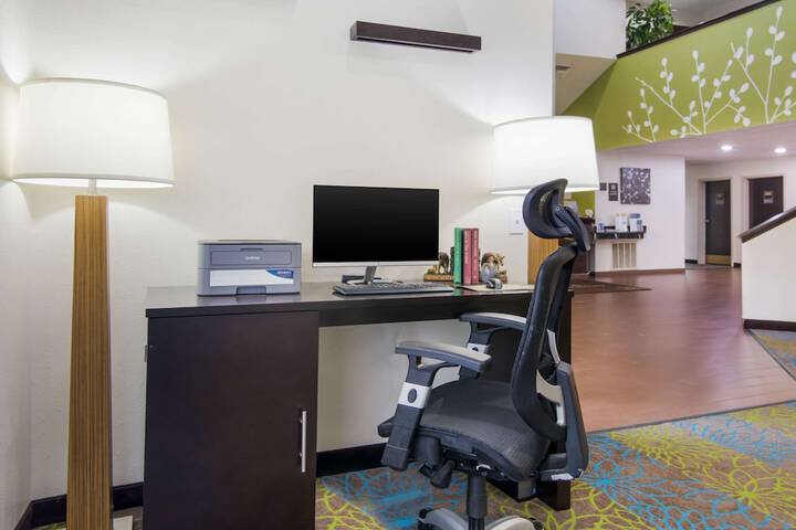 Business Center 57 of 57