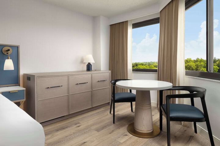 Room 32 of 63