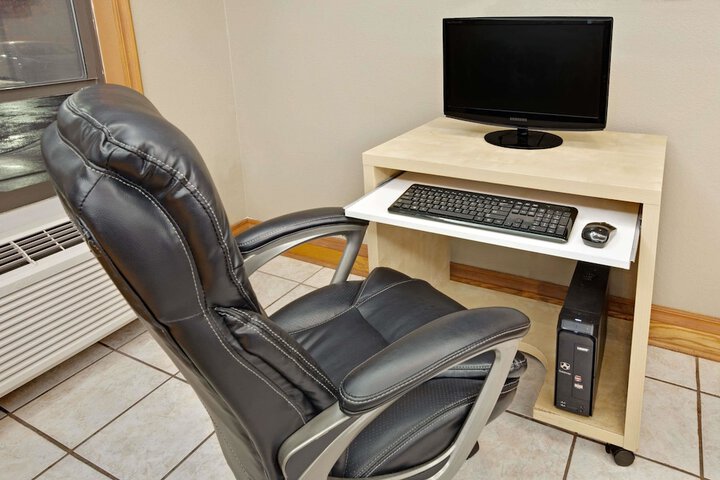 Business Center 20 of 20