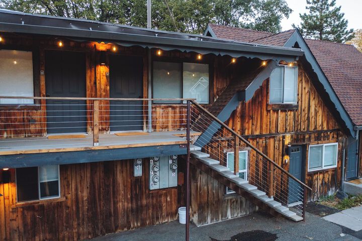 Basecamp Lodge
