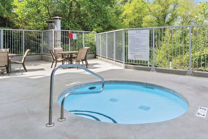 Pool 10 of 41