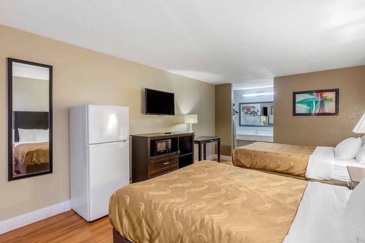 Room 53 of 120